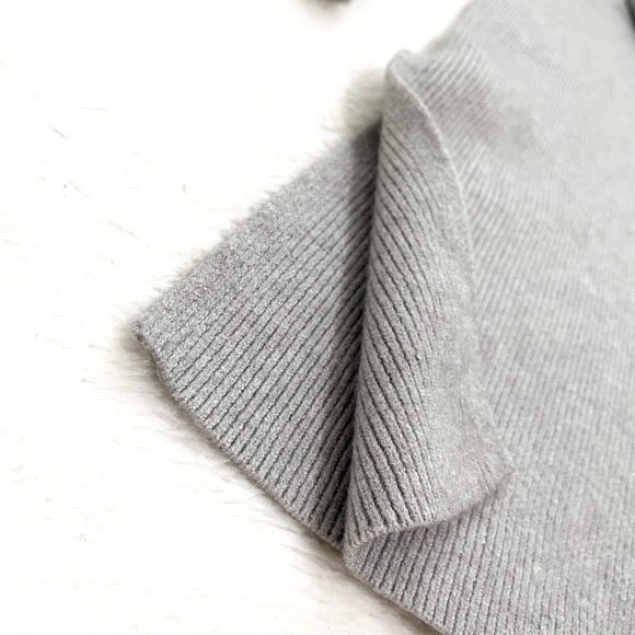 37.Melanie Lyne Luxe Knit Cowl neck Sweater. Grey. - Picture 9 of 13